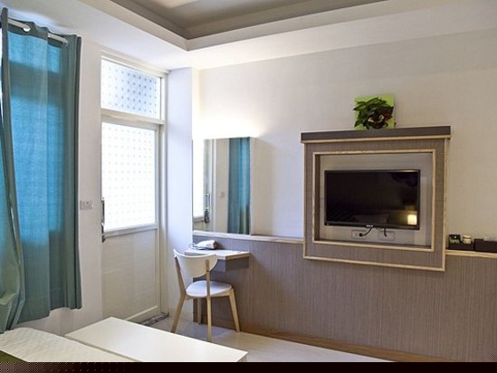 典雅风豪华家庭四人房