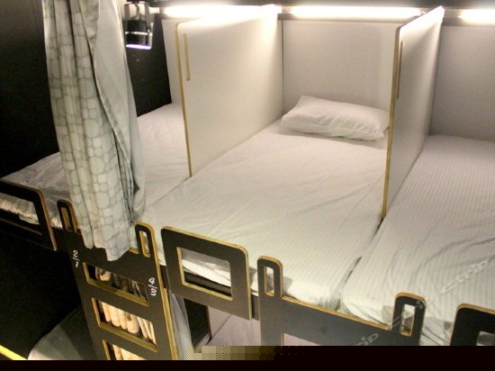 背包客共享宿舍（床位房）（无窗）