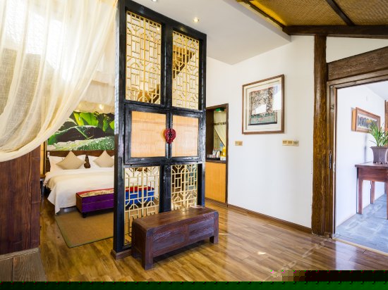 花月夜东南亚大床房