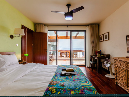 海天海景大床房