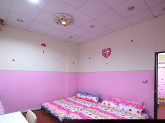 绮丽风情8人房（无窗）