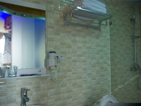 豪华浴缸观景圆床房