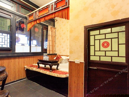 特色绣楼小土炕