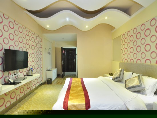 花园豪华大床房