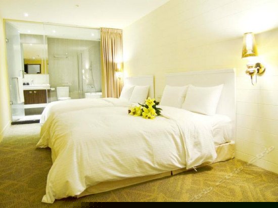 爱魅居浴缸4人房