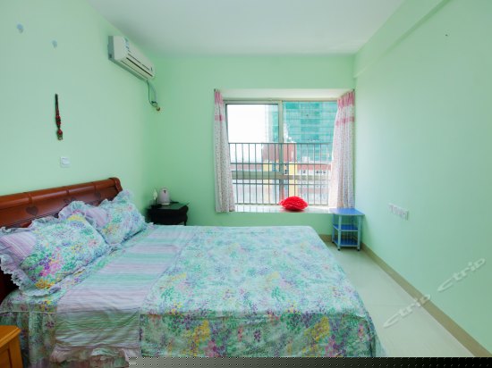 豪华高层海景三卧室一厅套房1302