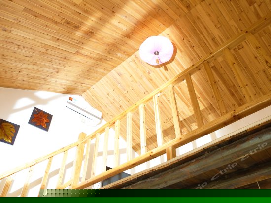 独户错层大床房