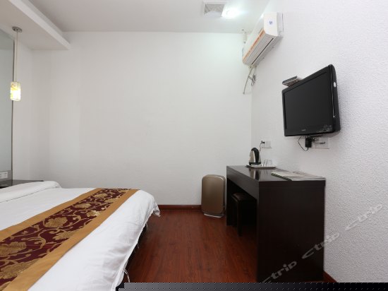 高级大床间(无窗)