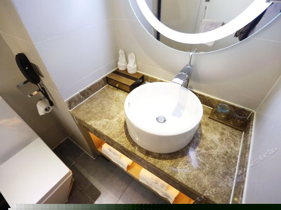 标准大床房（无窗）