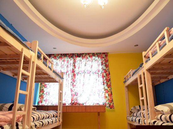 男生八人房(床位房）