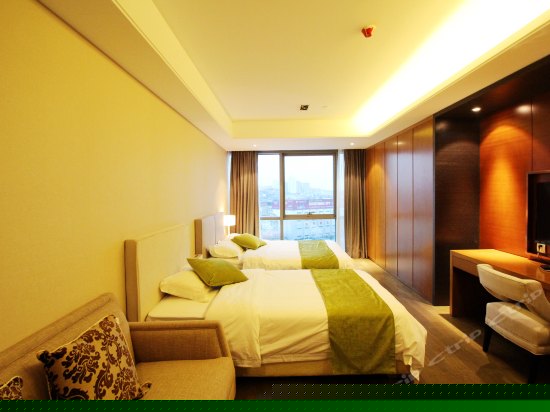 温馨城景家庭房