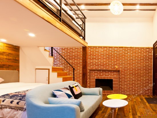 Loft复式庭院阳台四人间