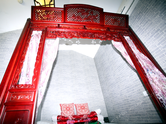 豪华阁楼斜坡顶大炕