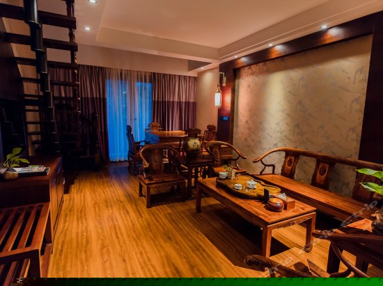 尊享豪华复式套房（双卫生间）