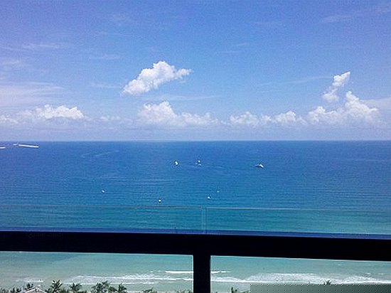 阳台海景圆床房