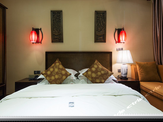 全景沐浴河畔房（大床）