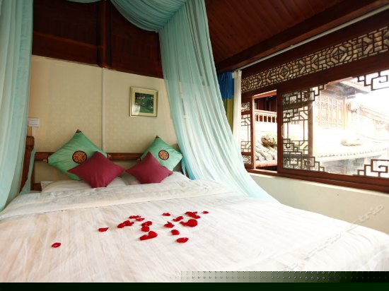 圆景蜜月大床房