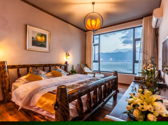 原木民族风情海景大床房