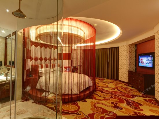豪华主题圆床房