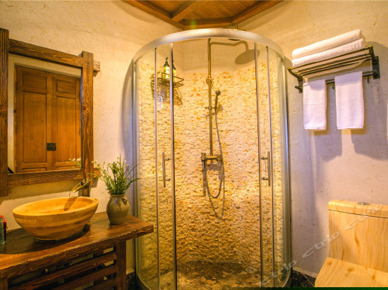 半山私语露台玫瑰蜜月套房