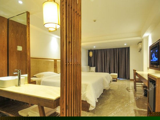 高级园景双床房