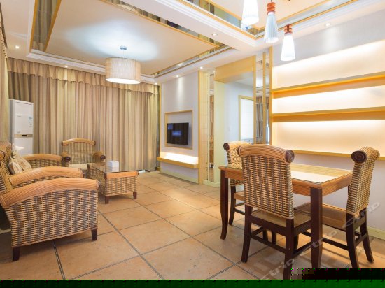 120度海景三房两厅两卫