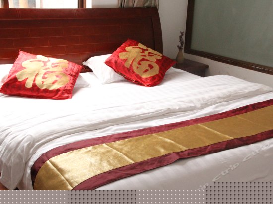 雅致精品情侣大床房