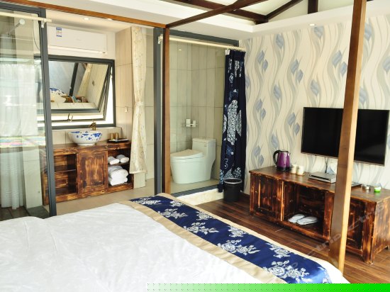 星辉星空榻榻米大床房