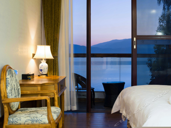 雅致海景家庭套房