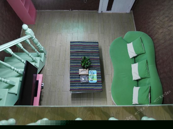 复式阁楼榻榻米大床房