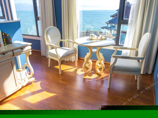 豪华海景浴缸房