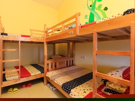 女生十人间（床位）