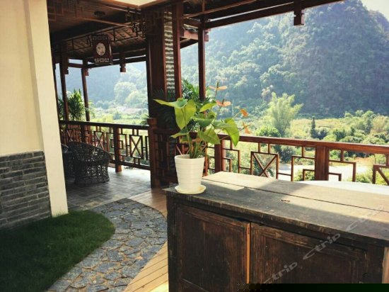 阳光庭院观景大床房