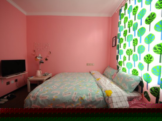 西窗二号粉色间