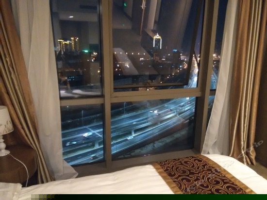 商务城景大床房