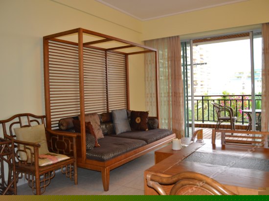 豪华亲海园景套（一房一厅）