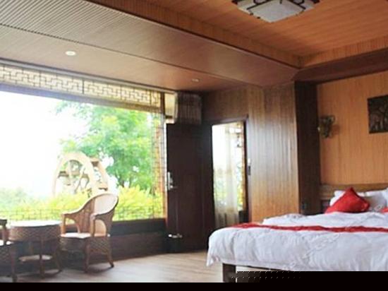 傣家风情望江大床房