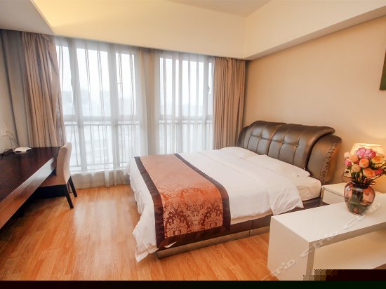 浪漫情侣大床房