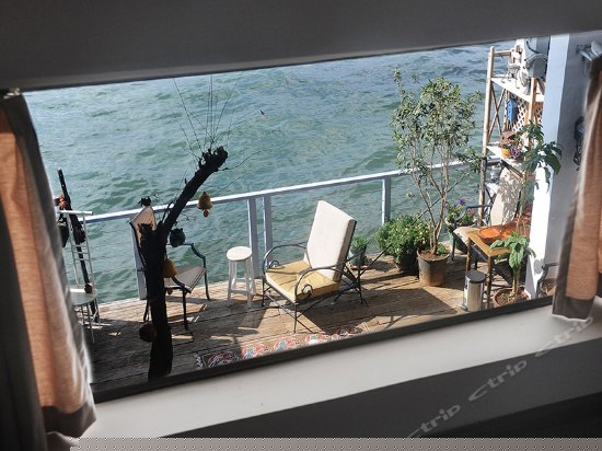 简约侧海景大床