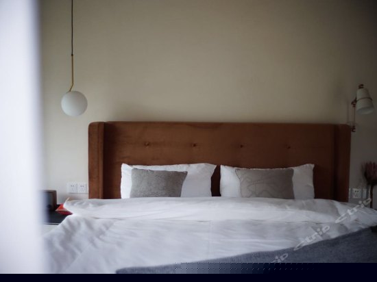 后现代独立温泉房