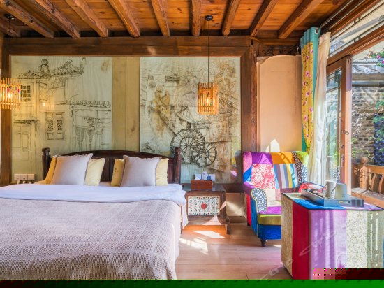 豪华阳光大床房