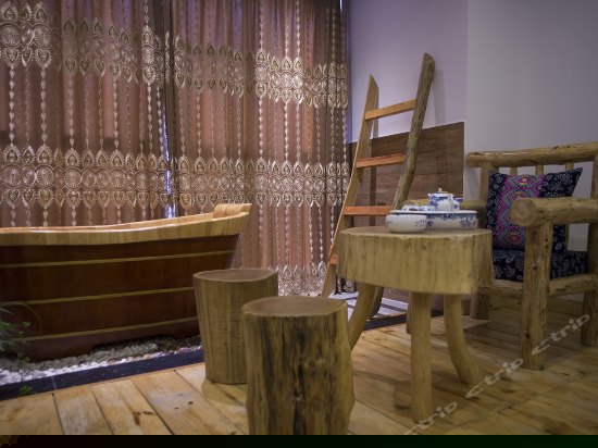 土家木桶大床房-澧水河畔观景房