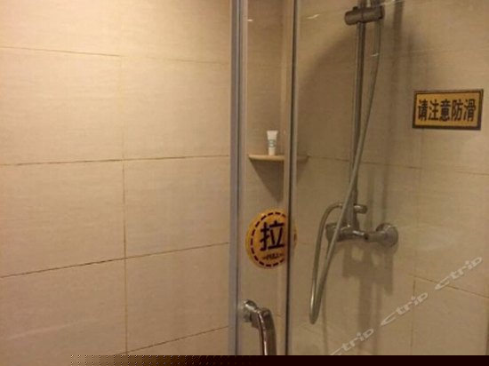 标准双人间（无窗）