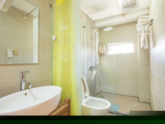 阳光大床房（簪花)