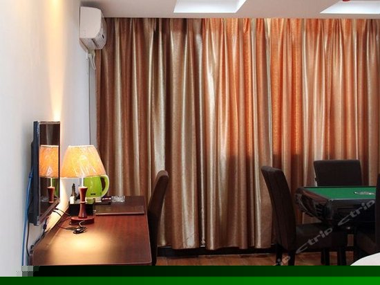 豪华山景麻将房