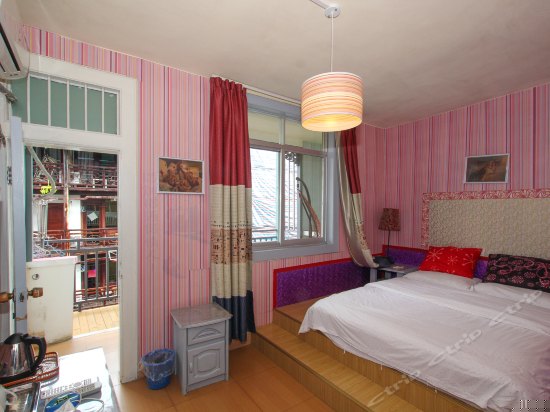 阳台榻榻米大床房