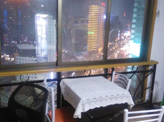 女生十人房（床位）