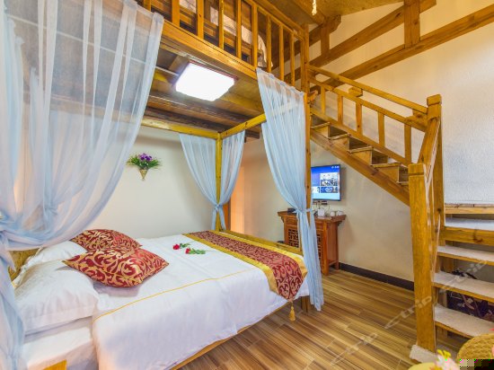 豪华复试阁楼房