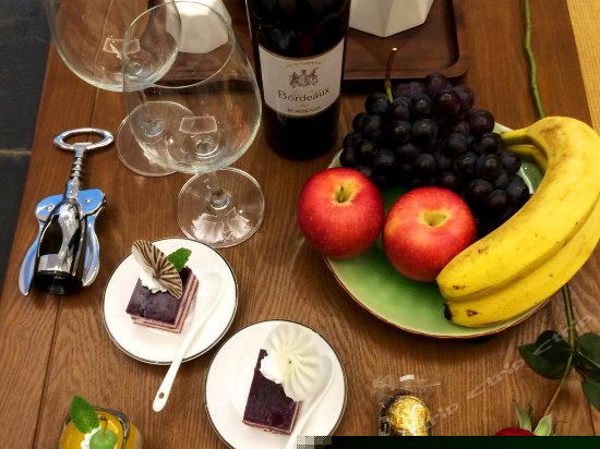 至尊蜜月海景大床房