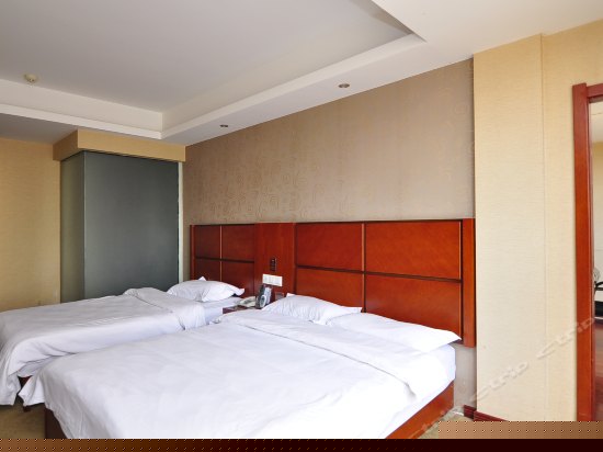 豪华休闲套房(带棋牌室)